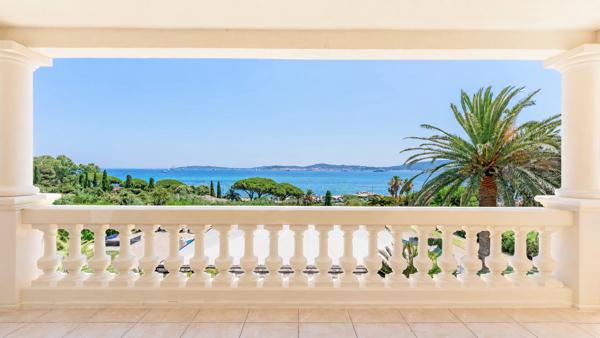 Vente Maison de maître Grimaud 10 Pièces 306 m²