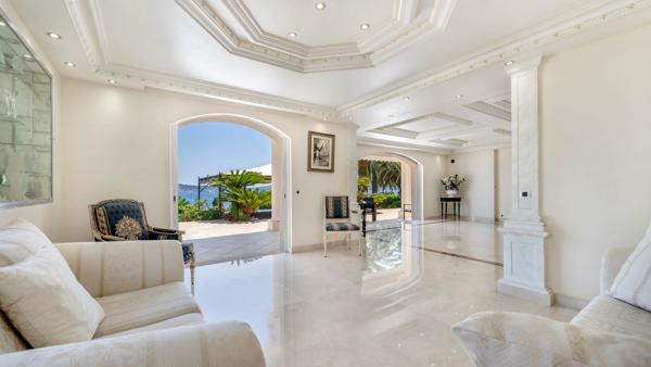 Vente Maison de maître Grimaud 10 Pièces 306 m²