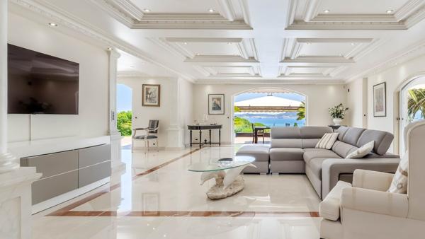 Vente Maison de maître Grimaud 10 Pièces 306 m²