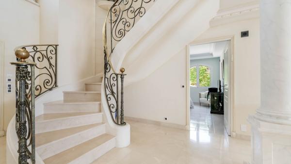 Vente Maison de maître Grimaud 10 Pièces 306 m²