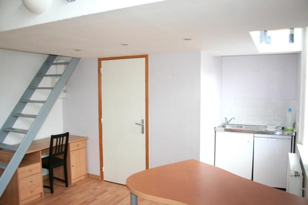 studio lumineux avec mezzanine