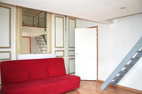 studio lumineux avec mezzanine