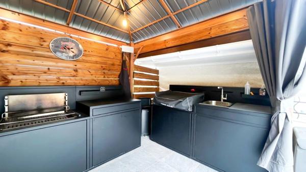 À vendre SPLENDIDE MAISON MODERNE AVEC PISCINE ET PRESTATIONS HAUT DE GAMME – MONNETIER-MORNEX