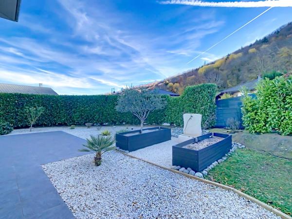 À vendre SPLENDIDE MAISON MODERNE AVEC PISCINE ET PRESTATIONS HAUT DE GAMME – MONNETIER-MORNEX