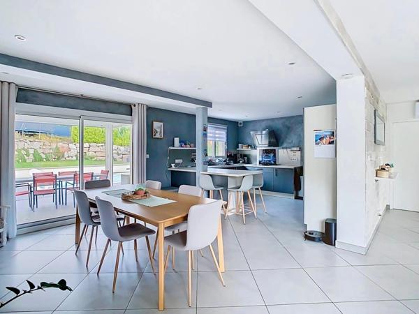 À vendre SPLENDIDE MAISON MODERNE AVEC PISCINE ET PRESTATIONS HAUT DE GAMME – MONNETIER-MORNEX
