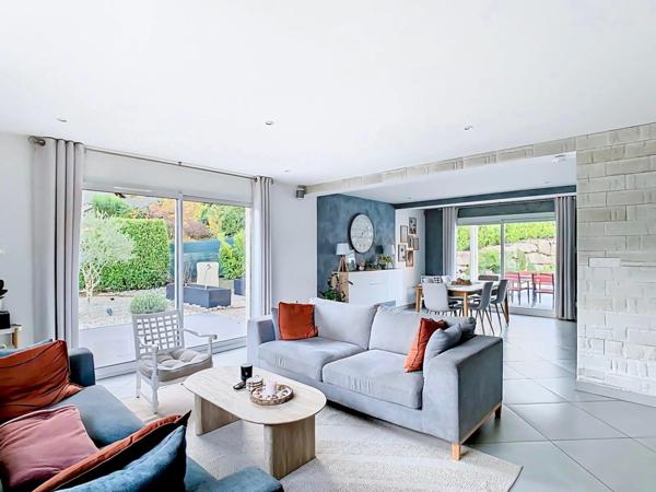 À vendre SPLENDIDE MAISON MODERNE AVEC PISCINE ET PRESTATIONS HAUT DE GAMME – MONNETIER-MORNEX