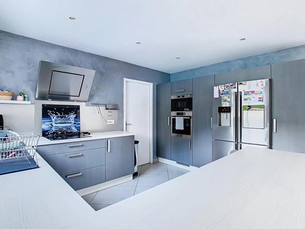 À vendre SPLENDIDE MAISON MODERNE AVEC PISCINE ET PRESTATIONS HAUT DE GAMME – MONNETIER-MORNEX