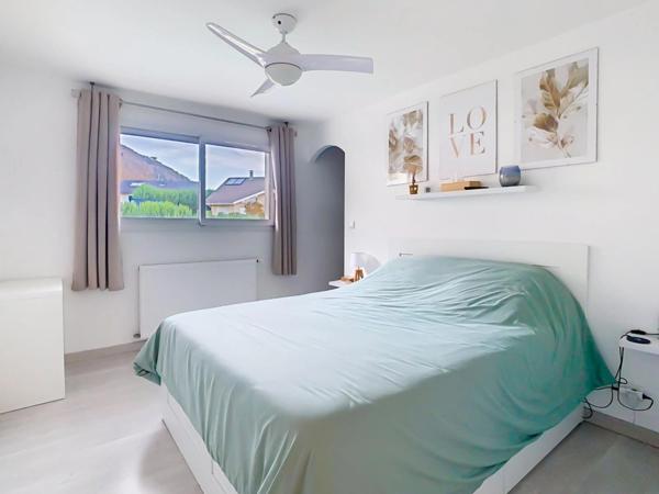 À vendre SPLENDIDE MAISON MODERNE AVEC PISCINE ET PRESTATIONS HAUT DE GAMME – MONNETIER-MORNEX