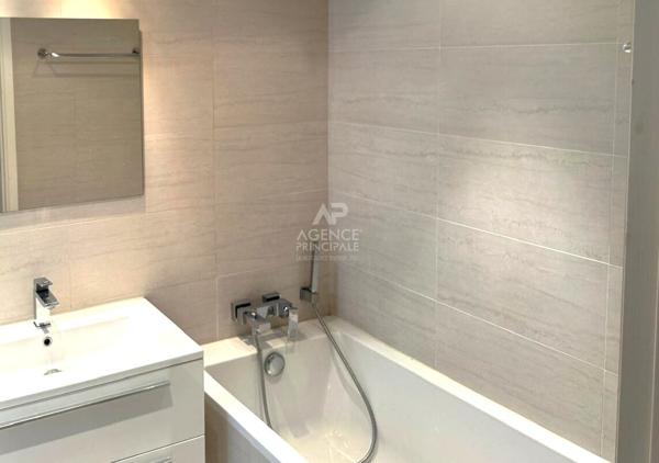 "Paris 6ème Mabillon" Superbe appartement de 3 pièces meublé de 76 m² entièrement rénové ! Loyer 3 800 €/mois charges comprises **  - Référence  28326