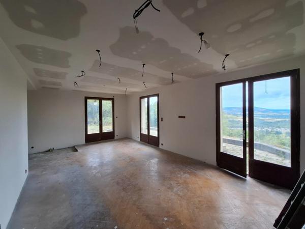 Maison à vendre - 4 pièces - VEYRE MONTON (63) - 295 000 euros