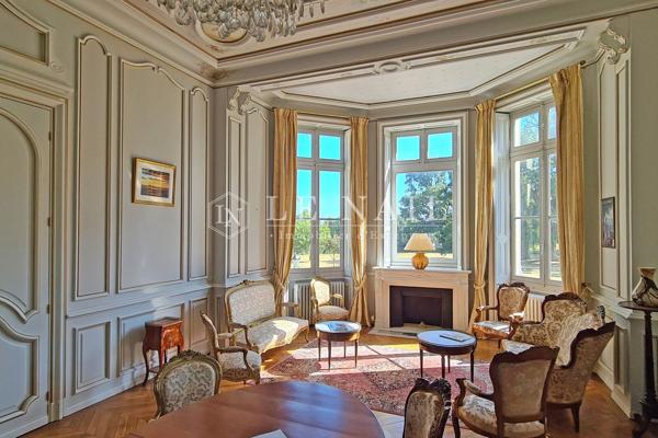 Exceptionnel château du XIXe siècle en Anjou, dans la Vallée de la Loire