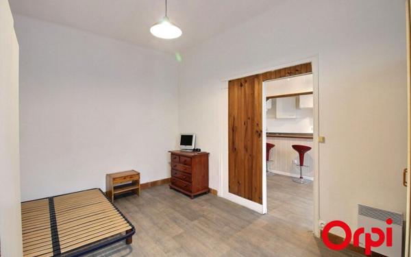 Appartement à vendre    2 pièces • 39,38 m2 Marseille 5