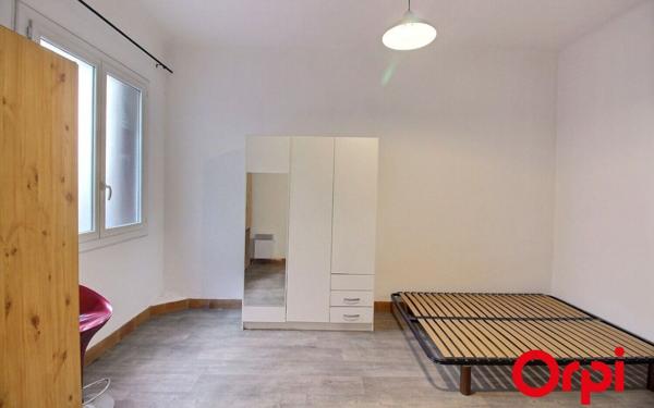Appartement à vendre    2 pièces • 39,38 m2 Marseille 5