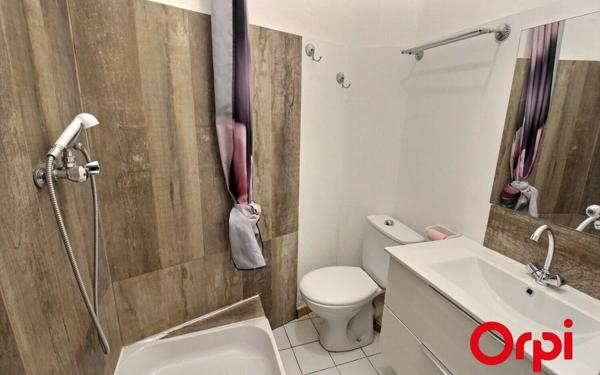 Appartement à vendre    2 pièces • 39,38 m2 Marseille 5