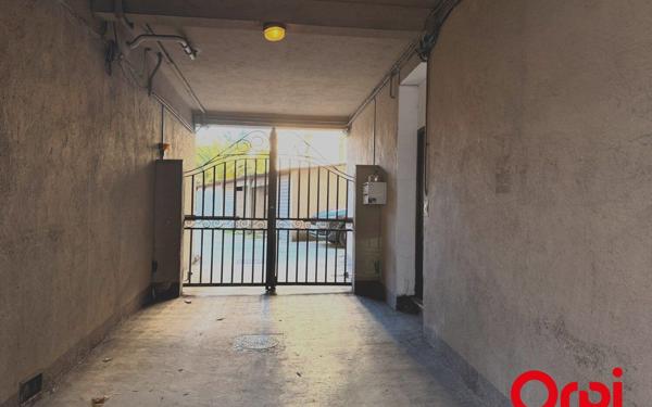 Appartement à vendre    2 pièces • 39,38 m2 Marseille 5