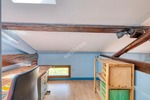 Maison de 8 pièces d'environ 131.m² située à Villeurbanne avec 4 places privativesLe prix de première offre possible est fixé à 395 000€ (honoraires inclus). Aucuns frais supplémentaires ne sont à prévoir. La participation à la vente interactive est soumi