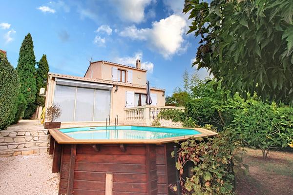 A VENDRE EN EXCLUSIVITÉ Charmante Maison à Vendre à Taradeau - 3 chambres - véranda - Piscine - proche des commdités