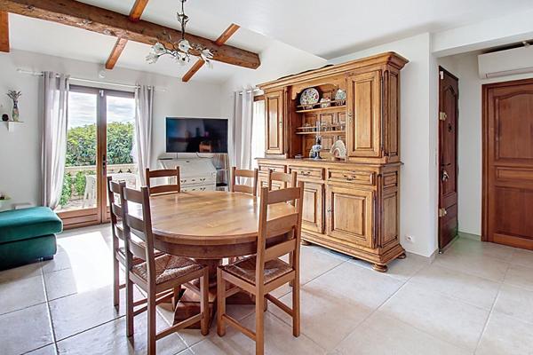 A VENDRE EN EXCLUSIVITÉ Charmante Maison à Vendre à Taradeau - 3 chambres - véranda - Piscine - proche des commdités