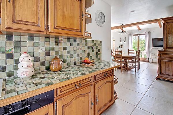 A VENDRE EN EXCLUSIVITÉ Charmante Maison à Vendre à Taradeau - 3 chambres - véranda - Piscine - proche des commdités