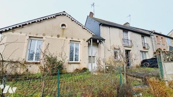 Ensemble immobilier situé en centre bourg de la commune de CAMPEL ( Val d'Anast )