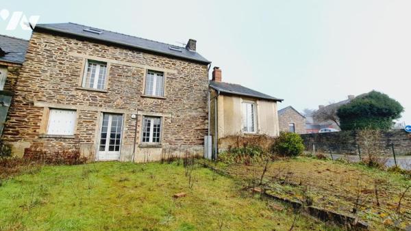 Ensemble immobilier situé en centre bourg de la commune de CAMPEL ( Val d'Anast )