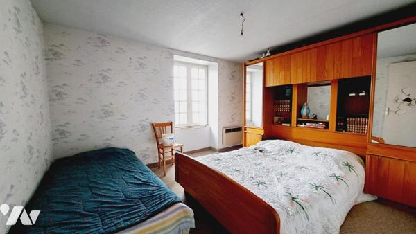 Ensemble immobilier situé en centre bourg de la commune de CAMPEL ( Val d'Anast )