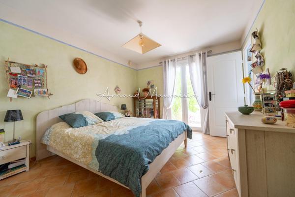 Grande maison familiale avec piscine au calme !