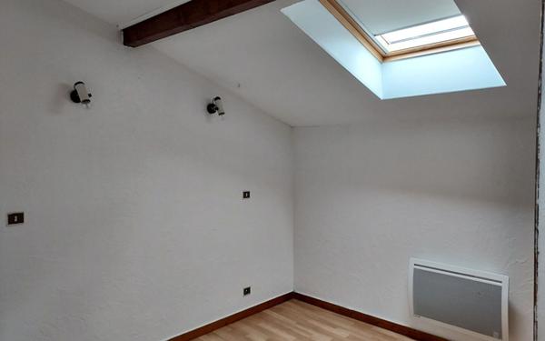 Appartement à louer    3 pièces •  Bègles