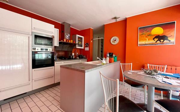 Maison à vendre    6 pièces •  Saint-Clément-de-Rivière