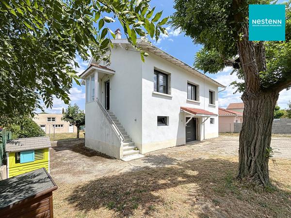 Maison Saint Romain Le Puy 5 pièce(s) 82.50 m2- terrain -dépendance