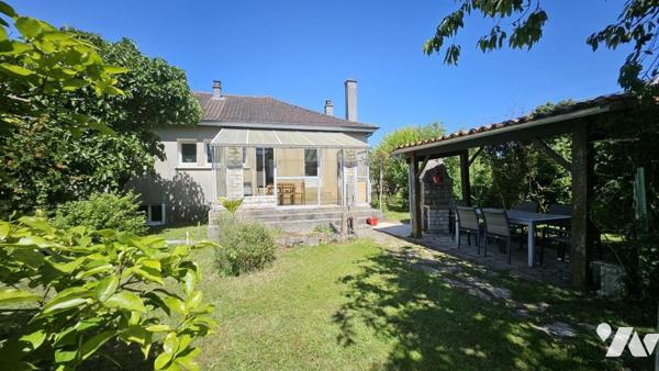 A Vendre à CIVRAY(86400), Un pavillon sur sous-sol, de 122m², au sein d'un terrain de 1370m² 