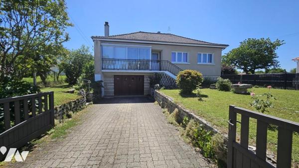 A Vendre à CIVRAY(86400), Un pavillon sur sous-sol, de 122m², au sein d'un terrain de 1370m² 