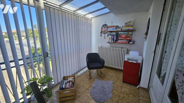 A Vendre à CIVRAY(86400), Un pavillon sur sous-sol, de 122m², au sein d'un terrain de 1370m² 