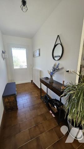 A Vendre à CIVRAY(86400), Un pavillon sur sous-sol, de 122m², au sein d'un terrain de 1370m² 