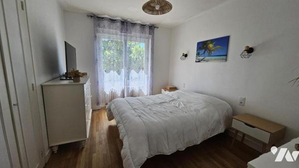 A Vendre à CIVRAY(86400), Un pavillon sur sous-sol, de 122m², au sein d'un terrain de 1370m² 