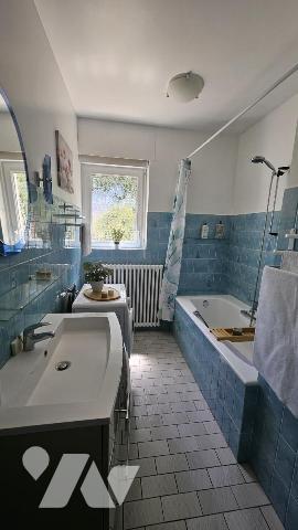 A Vendre à CIVRAY(86400), Un pavillon sur sous-sol, de 122m², au sein d'un terrain de 1370m² 