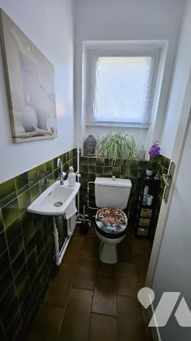 A Vendre à CIVRAY(86400), Un pavillon sur sous-sol, de 122m², au sein d'un terrain de 1370m² 