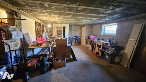 A Vendre à CIVRAY(86400), Un pavillon sur sous-sol, de 122m², au sein d'un terrain de 1370m² 