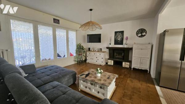 A Vendre à CIVRAY(86400), Un pavillon sur sous-sol, de 122m², au sein d'un terrain de 1370m² 