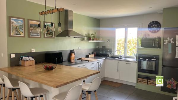 MAISON PLAIN PIED CENTRE LA CHAPELLE BASSE MER 3 CHAMBRES ET 1 BUREAU