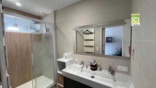 MAISON PLAIN PIED CENTRE LA CHAPELLE BASSE MER 3 CHAMBRES ET 1 BUREAU