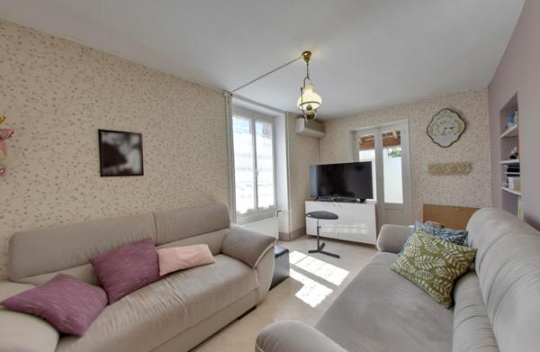 Maison familiale avec grand terrain arboré