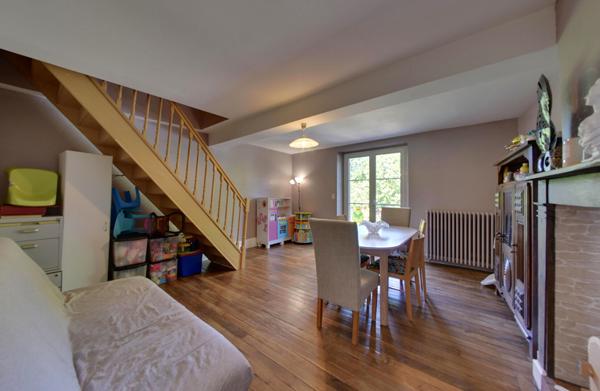 Maison familiale avec grand terrain arboré