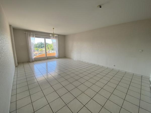 Appartement F4 - MONTROND LES BAINS