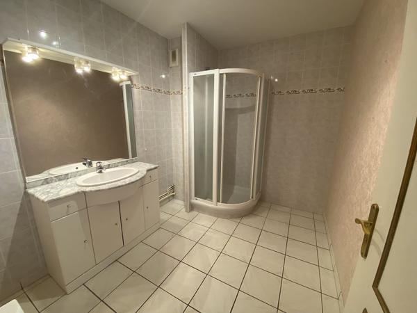 Appartement F4 - MONTROND LES BAINS