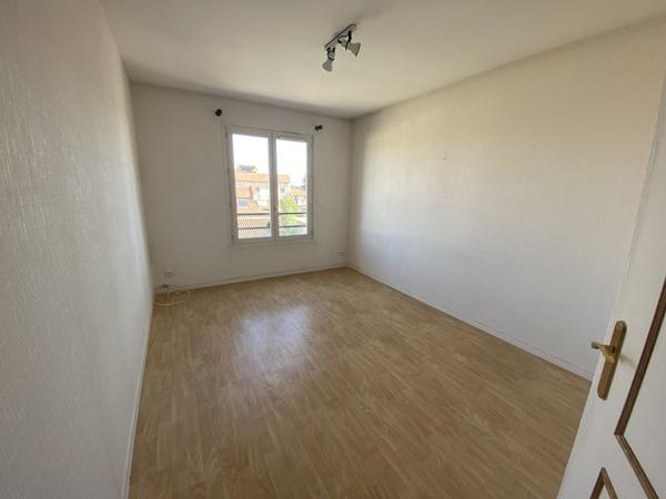 Appartement F4 - MONTROND LES BAINS