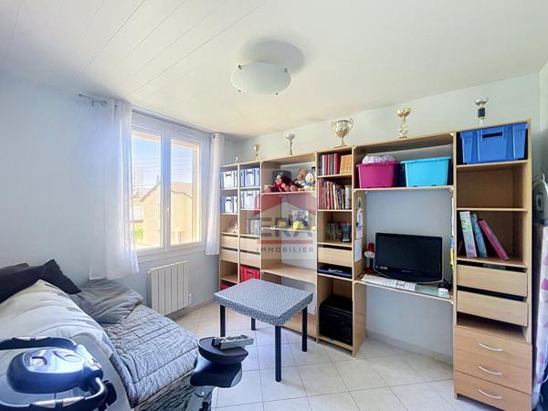 A VENDRE MARSEILLE 13013 ST JEROME LE MERLAN HAUT DE MAISON APPARTEMENT T4 JARDIN GARAGE PISCINE