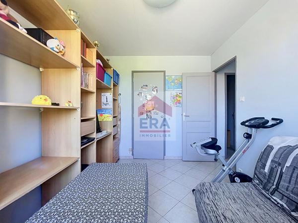 A VENDRE MARSEILLE 13013 ST JEROME LE MERLAN HAUT DE MAISON APPARTEMENT T4 JARDIN GARAGE PISCINE
