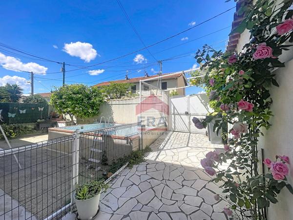 A VENDRE MARSEILLE 13013 ST JEROME LE MERLAN HAUT DE MAISON APPARTEMENT T4 JARDIN GARAGE PISCINE