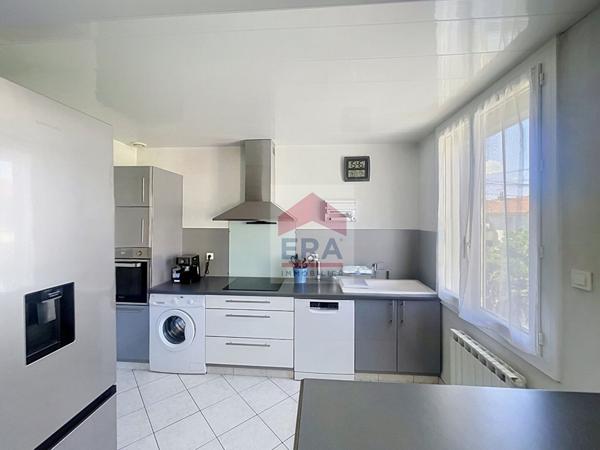 A VENDRE MARSEILLE 13013 ST JEROME LE MERLAN HAUT DE MAISON APPARTEMENT T4 JARDIN GARAGE PISCINE